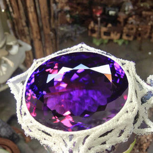 Pierre précieuse améthyste naturelle de forme ovale 10x14 mm, 10,07 carats, avec jeu de couleurs, traitée par cirage/huilage pour la fabrication de bijoux - Product Image 3