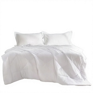 Couette en polyester douce et moelleuse à motif écossais, garnissage en microfibre, légère, toutes saisons, blanche, pour la maison, literie personnalisée - Product Image 1