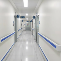 Rampe d'escalier PVC Prima bleue et blanche pour couloir d'hôpital - Résistante à l'eau, couleurs personnalisables pour escaliers, balcons et cours