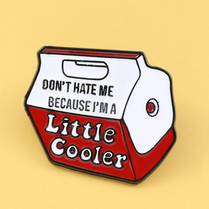 Spille in smalto personalizzate di alta qualità stampate UV "non odiarmi perché sono poco più cool" spille in metallo per tappi - Product Image 3