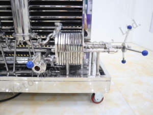 Tam otomatik alkol parfüm yağı yapma karıştırma ekipmanları Chiller donma soğutma filtreleme makinesi mikser parfüm karıştırma - Product Image 3