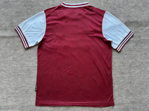 West Ham United, le club de l'Est de Londres, personnalise les noms d'équipes de football et les numéros de joueurs pour les fans et les joueurs. - Product Image 2