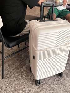 Valise Cabine à Ouverture Frontale 20 Pouces Multifonctionnelle 24 Pouces pour Voyage d'Affaires avec Poignée Télescopique Cinnamoroll en Néoprène - Product Image 4