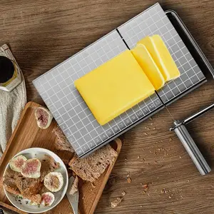 Trancheuse à fromage en métal planche à découper Gadgets de cuisine coffret cadeau trancheuse à fromage en acier inoxydable 304 avec fils de remplacement