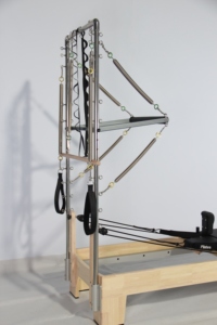 Reformer <span class=keywords><strong>de</strong></span> Pilates Profesional <span class=keywords><strong>de</strong></span> Madera <span class=keywords><strong>de</strong></span> <span class=keywords><strong>Roble</strong></span>, Ajustable, Duradero, Diseño Multifuncional, Ecológico, Seguro para Estudio <span class=keywords><strong>de</strong></span> Yoga y Salud - Product Image 4