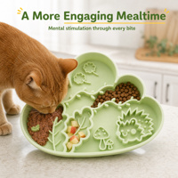 Bol de nourrissage lent en silicone de qualité alimentaire OEM avec logo personnalisé, tapis de léchage antidérapant pour animaux de compagnie avec labyrinthe d'herbe pour chiens et chats