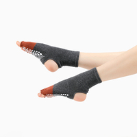 Chaussettes de yoga et de Pilates pour femmes, à bout ouvert, à talon ouvert, à cinq doigts, antidérapantes, respirantes, pour la danse et le Pilates