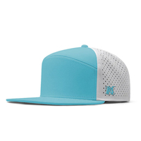 Casquette de baseball personnalisée à 6 panneaux en polyester Oxford bleu sportif découpé au laser, imperméable et à séchage rapide, avec fermeture snapback