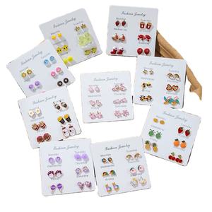 ต่างหูลายผลไม้/โดนัท/ห่วงรูปดอกไม้7คู่ชุดเครื่องประดับขนาดเล็กสำหรับผู้หญิงแพ็กเกจหนึ่งสัปดาห์ - Product Image 1