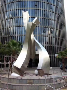 Escultura contemporánea de acero inoxidable con acabado de espejo, personalizada para exteriores de edificios, diseño anticorrosión - Product Image 1
