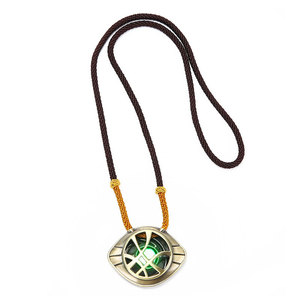 Film <span class=keywords><strong>Dr.</strong></span> <span class=keywords><strong>Strange</strong></span> Necklace Metal Luminous Eye Pendant Jewelry para hombres Cos Props - Product Image 2