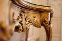 Ensemble de meubles de salon classique en feuille d'or, style vieilli, avec miroir, en bois massif