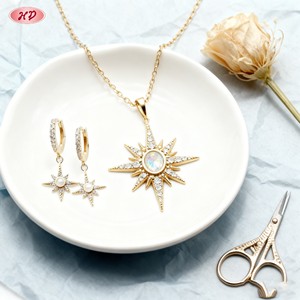 Hengdian <strong>Jewelry</strong> 18K Gold Plated Sunburst Iridescent Zircon Fashion <strong>Jewelry</strong> <strong>Sets</strong> Wholesale Women's Evening/Dating/Party Looks - Product Image 2