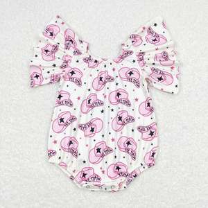Conjunto de una pieza para bebé niña estilo vaquera occidental: pelele burbuja rosa con sombrero de vaquera y mangas con volantes con estampado de vaca - Product Image 2