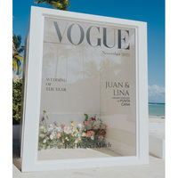 Boîte de photomaton magazine en promotion pour mariages et événements, style Vogue avec portes