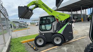 Minicargadora Zoomlion de Alta Calidad con Capacidad de Carga de 800 kg, Certificación EPA y CE - Product Image 3