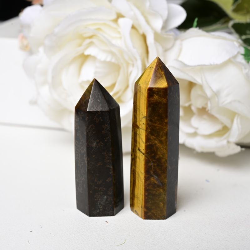 เสาหินตาเสือสีเหลือง