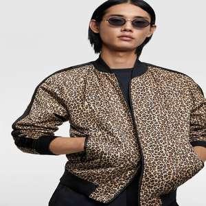 Hermoso estilo con cremallera frontal y caja de bolsillo lateral Chaquetas de Bombardero Marrón claro liso para hombre - Product Image 3