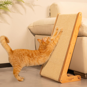Rampa Rascadora de Sisal para Gatos de Interior, Poste Rascador en Forma de L de 24.8 Pulgadas, Plataforma Vertical para Gatos, Madera Sólida - Product Image 1