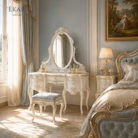 Ensemble de toilette Seraphina en perles dorées |   Table de toilette classique française de luxe avec miroir - EKAR FURNITURE