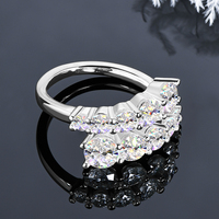 Bague de fiançailles et de mariage de luxe pour femme, plaquée or 14 carats, avec moissanite ronde taillée de 5,5 mm et tige torsadée, avec certificat