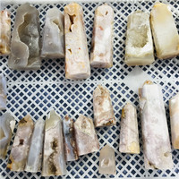 Vente en gros : Pointe de baguette en géode de cristal d'agate florale sculptée à la main, de haute qualité, avec pierres précieuses, pour la décoration et la pratique du Reiki