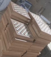 Personnalisation complète du produit Jeu d'échecs en bois avec boîte Pièce de jeu feutrée Intérieur pour le stockage avec boîte de couleur Sac en tissu