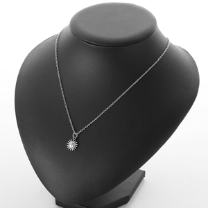 Collar de Cadena Cruzada Simple y Económico al por Mayor <span class=keywords><strong>2026</strong></span>, Colgante de Sol de Acero Inoxidable Dorado, Collar Delicado de Acero Titanio para Mujer - Product Image 4