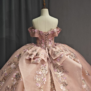 5764 Hermosos Vestidos de Fiesta de Graduación con Flores Rosadas y Escote Corazón - Product Image 6