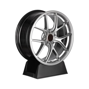 Exhibidores de Neumáticos para Automóviles, Soporte para Ruedas, Base de Plástico para Llantas, Juego de 2 en Color Negro para Exhibición en Garajes - Product Image 5