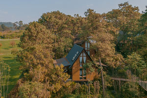 Triangle Modulaire Maison Préfabriquée <span class=keywords><strong>en</strong></span> <span class=keywords><strong>Bois</strong></span> Style Conte de Fées Lodge Villa Toboggan <span class=keywords><strong>pour</strong></span> Enfants Hôtel Petite Cabine Double Étage Hutte Resort - Product Image 2