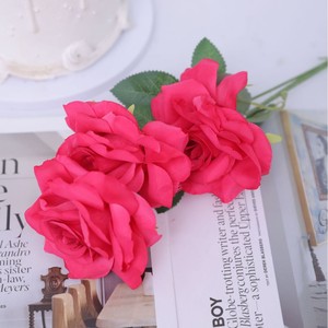 Composizione di 3 Rose Artificiali ad Angolo per Decorazioni Matrimoniali, Soggiorno, Fotografia e Accessori per Set Fotografici - Product Image 5