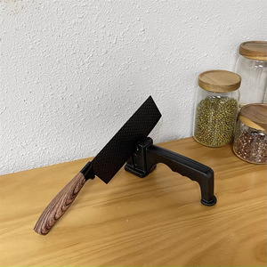 Aiguiseur de couteaux en céramique manuel multi-grains, outil de cuisine portatif pour un affûtage rapide avec une conception de poignée confortable - Product Image 3