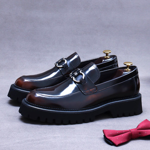 Chaussures habillées de luxe pour hommes, nouveau style, en cuir véritable respirant, type Oxford. - Product Image 1