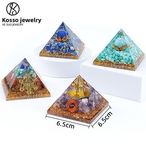 Pirámide de Cristal Natural de 65 cm, Decoración Creativa para el Hogar, Adorno Artesanal, Piedras Trituradas Arcoíris, Modelo de Resina Epoxi, Embalaje en Caja de 650 Colores - Product Image 4