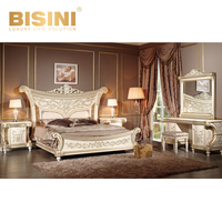 Set Furniture Ruang Makan Gaya Perancis, dengan Meja Makan Antik, Prasmanan, dan Kabinet Ukiran Kayu