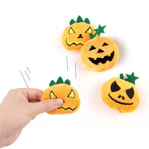 Kediler ve köpekler için tüy ile yeni cadılar bayramı moda kedi kabak kafa çiğnemek oyuncak Squeaker özelliği Bibi ürün içerir - Product Image 4