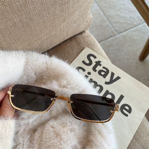 Nouvelles Lunettes de Soleil Métalliques Rectangulaires 2026 pour Femmes – Montures Tendance Petites Carrées – Verres Populaires pour Dames – Vente en Gros - Product Image 4