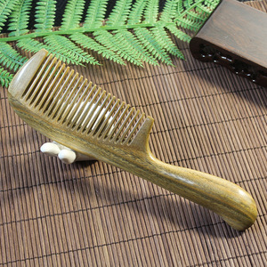 Peine para el cabello de madera de sándalo verde, 19 cm, hecho a mano para uso doméstico, para la población en general - Product Image 4