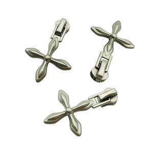 Tête de <span class=keywords><strong>fermeture</strong></span> à glissière à verrouillage automatique en croix de créateur de mode <span class=keywords><strong>5</strong></span> curseurs et extracteurs de <span class=keywords><strong>fermeture</strong></span> à glissière en métal avec logo personnalisé - Product Image 1