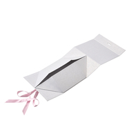 Boîtes de papier en carton cadeau personnalisées écologiques et portables en ruban pliant blanc