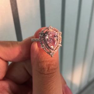 Anillo de Compromiso de Plata de Ley 925 con Baño de Rodio y Circonita Rosa en Corte Pera para Mujer, para Bodas y Fiestas - Product Image 6