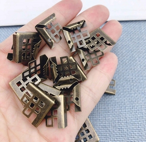 16MM gros doré Antique Bronze <span class=keywords><strong>grille</strong></span> sac à dos protecteur fer feuille livre Page Album décoratif Notbook artisanat métal coin - Product Image 5