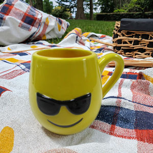 17oz per Smiley Love Face Emoticon Happy Coffee Mug grande rotondo giallo grande tazza da campeggio in ceramica con Design in rilievo 3D - Product Image 2