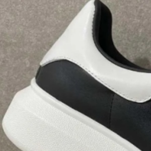 Chaussures pour hommes de haute qualité, élégantes, en cuir véritable noir, respirantes et luxueuses, avec semelle épaisse - chaussures de marche tendance pour l'extérieur - Product Image 1