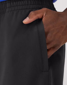 กางเกงขาสั้นผ้าฝ้ายสีดำสำหรับผู้ชายกางเกงออกกำลังกายแบบลำลองสำหรับยิมฟิตเนสสีทึบพิมพ์ลายกระเป๋าผ้าโพลีเอสเตอร์ระบายอากาศได้ดี - Product Image 6