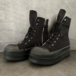 Zapatillas de lona transpirables de color oscuro para hombre, de caña alta, con suela gruesa, informales, estilo estudiantil, para primavera y verano. - Product Image 3