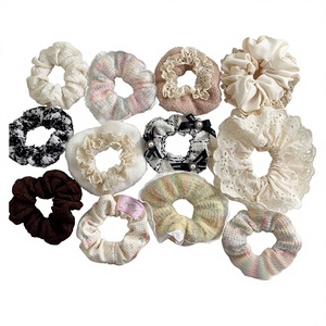 ที่คาดผมขนปุยสไตล์เกาหลี รุ่น Autumn Winter Plush 1380 ทรงพองใหญ่ ทำมือ สไตล์เรโทร หลายแบบ - Product Image 1