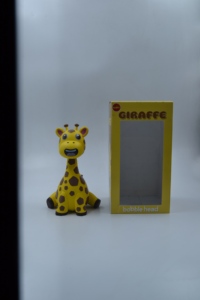 La girafe bobblehead est un animal mignon et ludique, parfait pour votre tableau de bord de voiture, votre bureau ou la décoration de votre maison. - Product Image 6