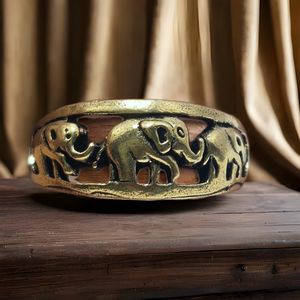 Pendientes de diseño de elefante de plata de ley chapada en oro de alta calidad, joyería de moda de piedras preciosas para regalos de bodas - Product Image 1